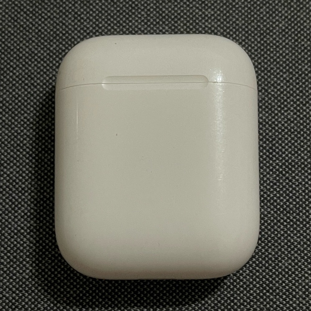Apple AirPods 1st Generation A1602 Right and Left AirPods w Charging Case
